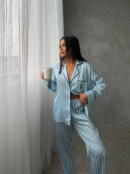 بجامة فيكتوريا سيكرت مخططه ابيض و ازرق سماوي ستان ناعم