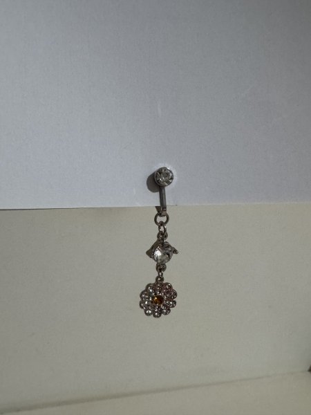 حلق سُرّة وردة فضي بدون الحاجة لثقب