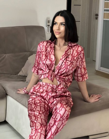 بجامة ديور ستان بلون مميز