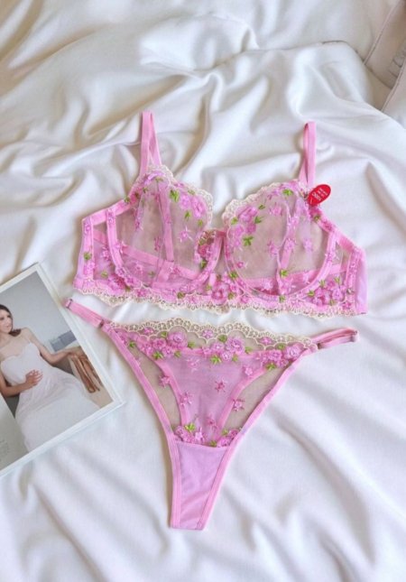 طقم زهري مورد بالمقاسات الكبيرة