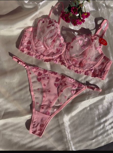 طقم القلوب بالمقاسات الكبيره