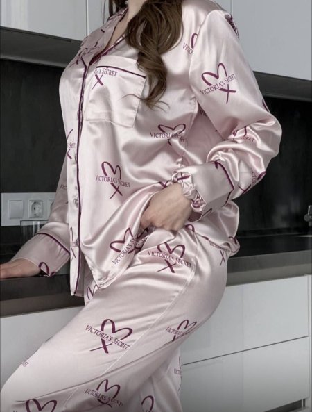 بجامة Victoria’s secret