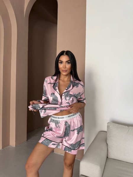 بجامة Victoria’s secret