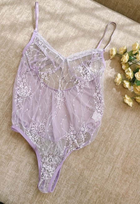 بودي ناعم بلون ليلكي لطيف