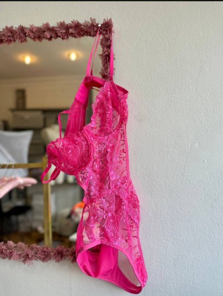 بودي بلون فوشي  فرفوش bodysuit 💕