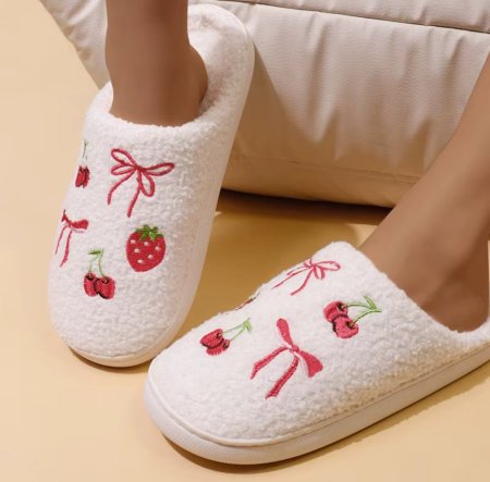 سليبر فراولة 🍓 و كرزات 🍒 و فيونكة 🎀