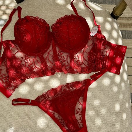 طقم العشق الأحمر بوش اب