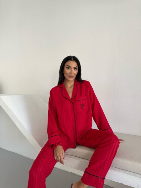 بجامة فيكتوريا سيكرت