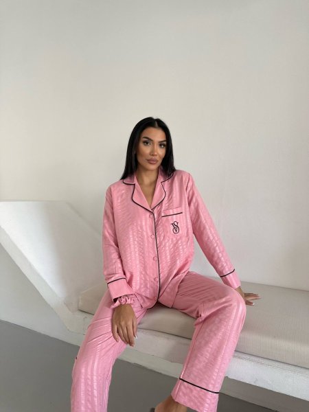 بجامة فيكتوريا سيكرت