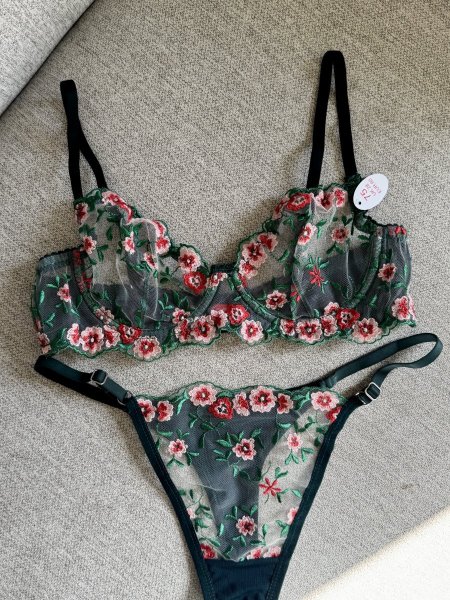 طقم عشق الزهور 🌸🌼🌺